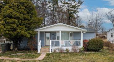 2229 CORTLAND ST, WAYNESBORO, Virginia 22980, 3 Bedrooms Bedrooms, ,1 BathroomBathrooms,Residential,2229 CORTLAND ST,2229 CORTLAND ST,673358 MLS # 673358