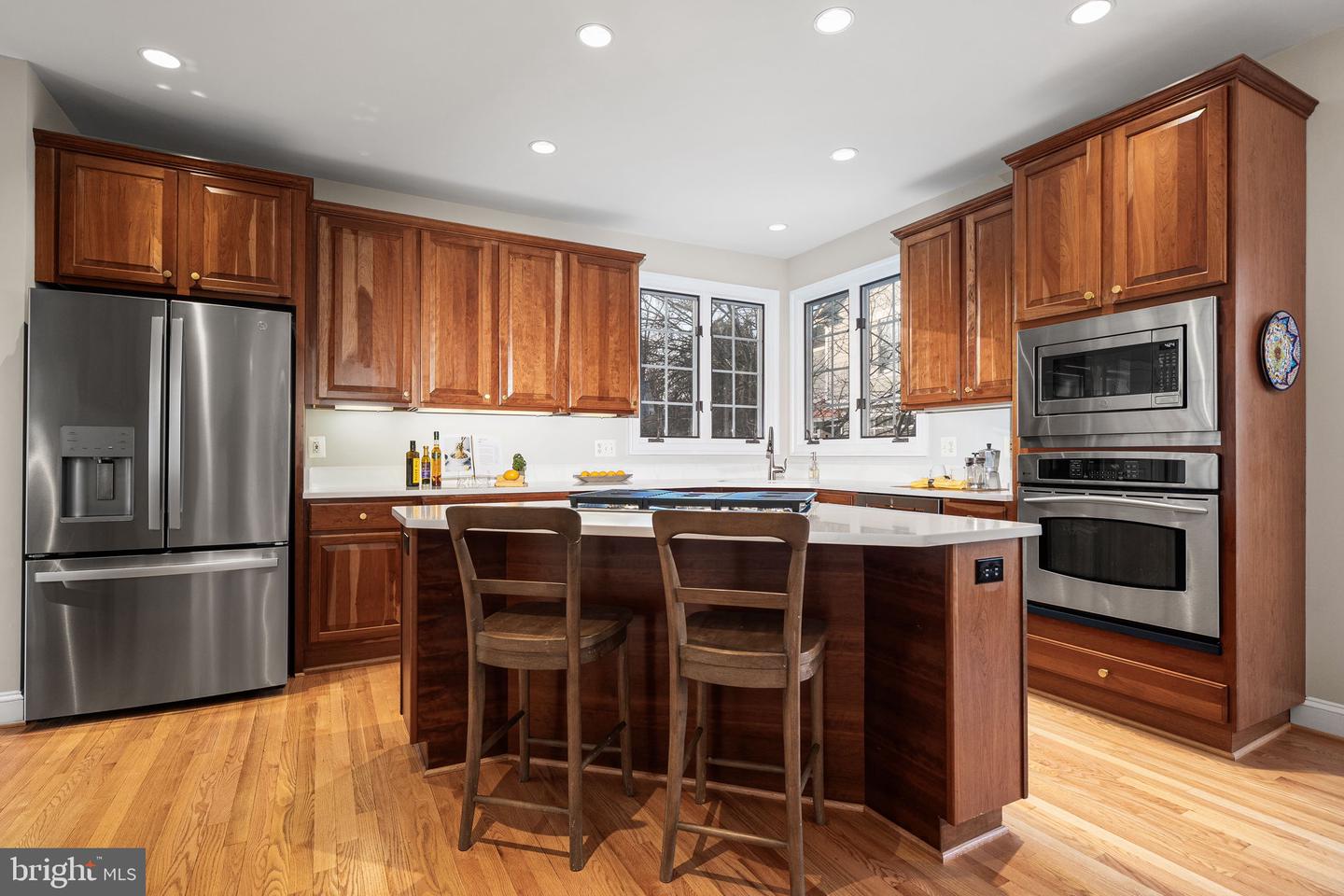 6907 30TH ST N, ARLINGTON, Virginia 22213, 5 Bedrooms Bedrooms, 19 Rooms Rooms,4 BathroomsBathrooms,Residential,For sale,6907 30TH ST N,VAAR2067292 MLS # VAAR2067292