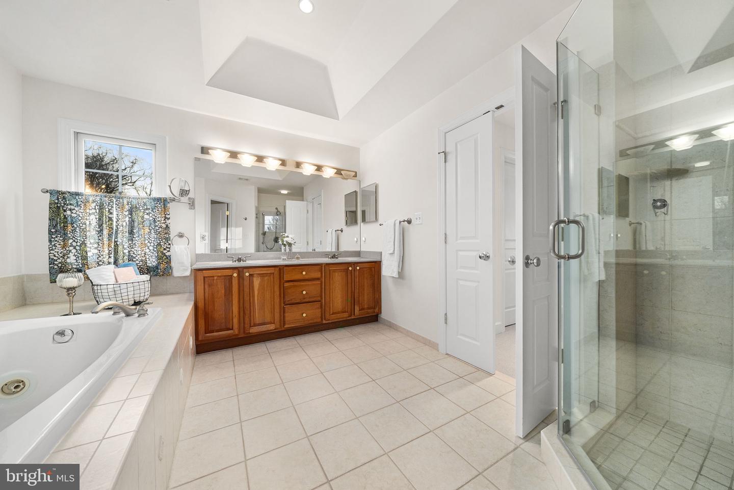 6907 30TH ST N, ARLINGTON, Virginia 22213, 5 Bedrooms Bedrooms, 19 Rooms Rooms,4 BathroomsBathrooms,Residential,For sale,6907 30TH ST N,VAAR2067292 MLS # VAAR2067292