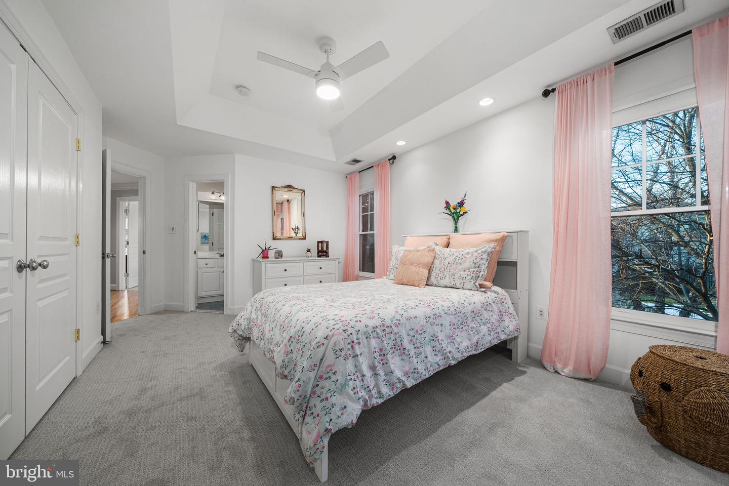 6907 30TH ST N, ARLINGTON, Virginia 22213, 5 Bedrooms Bedrooms, 19 Rooms Rooms,4 BathroomsBathrooms,Residential,For sale,6907 30TH ST N,VAAR2067292 MLS # VAAR2067292