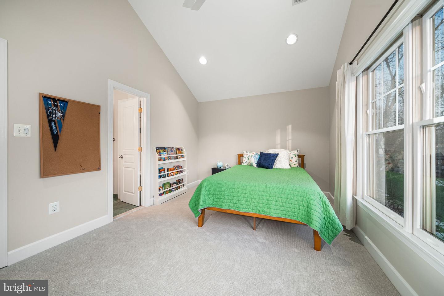 6907 30TH ST N, ARLINGTON, Virginia 22213, 5 Bedrooms Bedrooms, 19 Rooms Rooms,4 BathroomsBathrooms,Residential,For sale,6907 30TH ST N,VAAR2067292 MLS # VAAR2067292