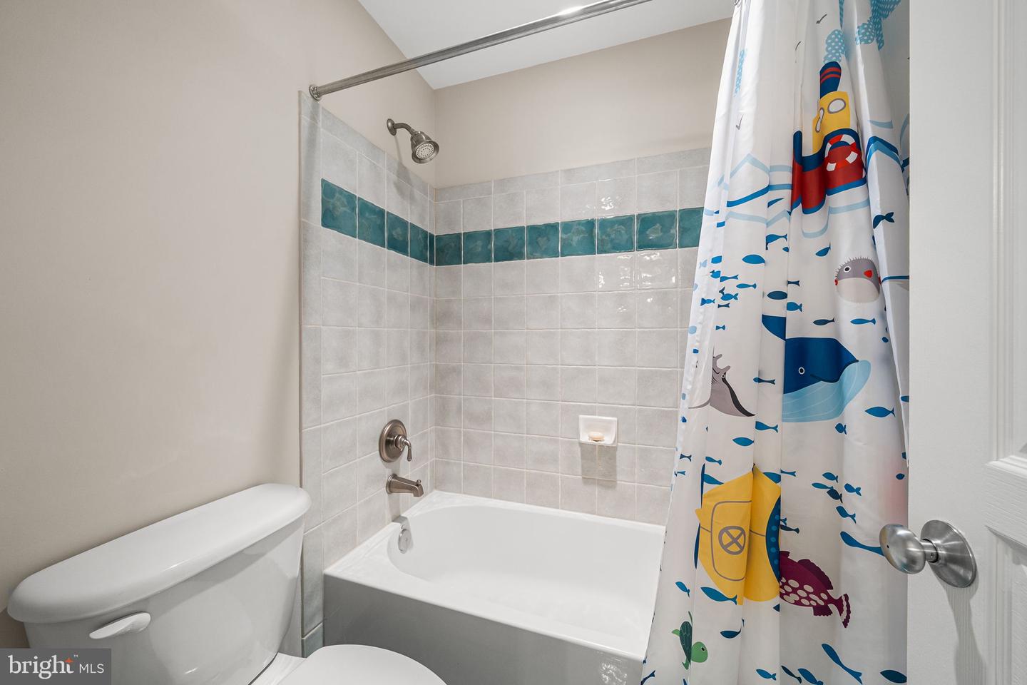 6907 30TH ST N, ARLINGTON, Virginia 22213, 5 Bedrooms Bedrooms, 19 Rooms Rooms,4 BathroomsBathrooms,Residential,For sale,6907 30TH ST N,VAAR2067292 MLS # VAAR2067292