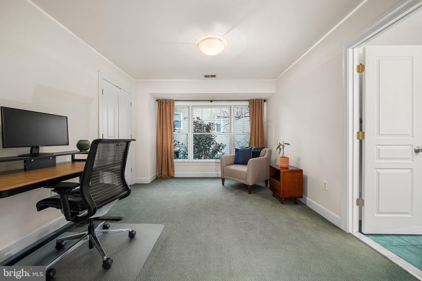 6907 30TH ST N, ARLINGTON, Virginia 22213, 5 Bedrooms Bedrooms, 19 Rooms Rooms,4 BathroomsBathrooms,Residential,For sale,6907 30TH ST N,VAAR2067292 MLS # VAAR2067292