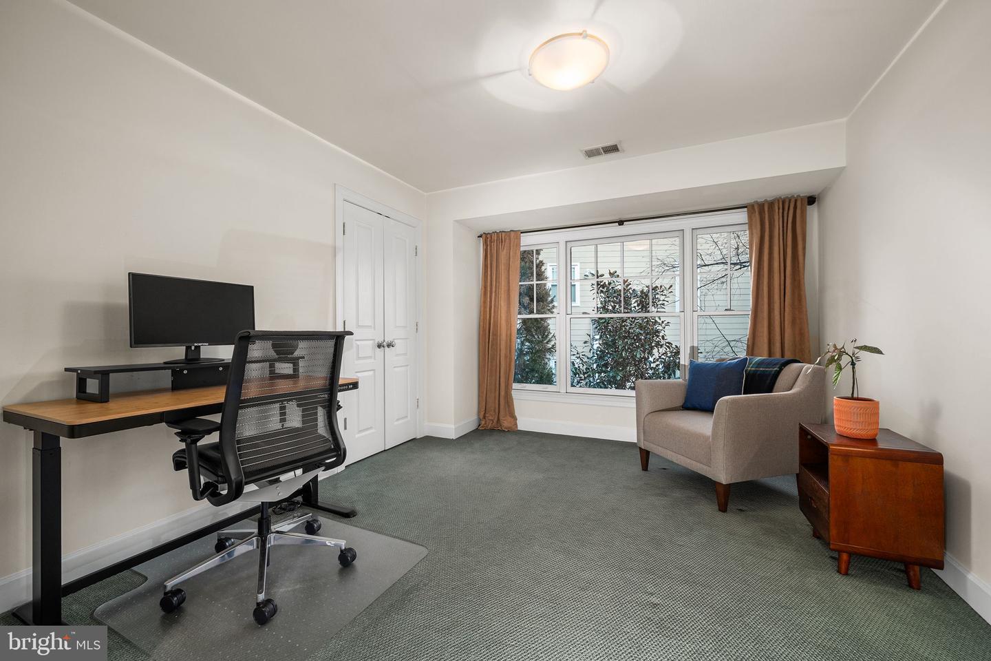 6907 30TH ST N, ARLINGTON, Virginia 22213, 5 Bedrooms Bedrooms, 19 Rooms Rooms,4 BathroomsBathrooms,Residential,For sale,6907 30TH ST N,VAAR2067292 MLS # VAAR2067292