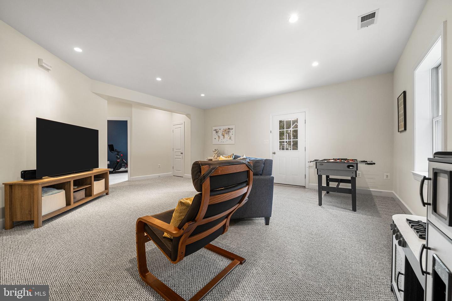 6907 30TH ST N, ARLINGTON, Virginia 22213, 5 Bedrooms Bedrooms, 19 Rooms Rooms,4 BathroomsBathrooms,Residential,For sale,6907 30TH ST N,VAAR2067292 MLS # VAAR2067292