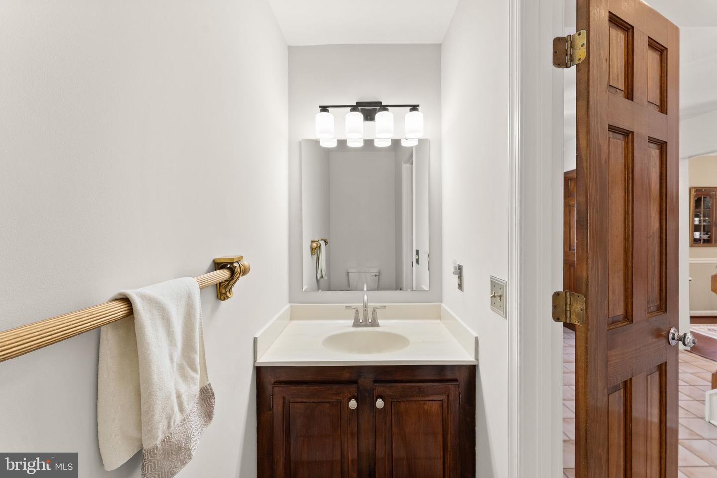 20 N LOWERY CT, STERLING, Virginia 20165, 5 Bedrooms Bedrooms, ,3 BathroomsBathrooms,Residential,For sale,20 N LOWERY CT,VALO2113376 MLS # VALO2113376