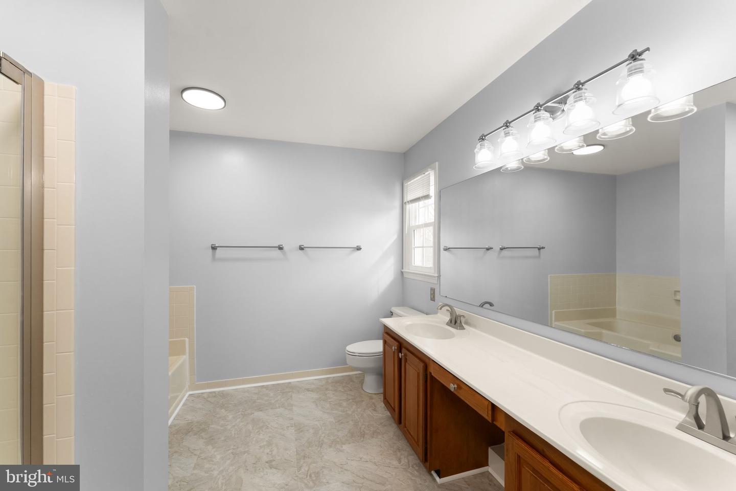 20 N LOWERY CT, STERLING, Virginia 20165, 5 Bedrooms Bedrooms, ,3 BathroomsBathrooms,Residential,For sale,20 N LOWERY CT,VALO2113376 MLS # VALO2113376