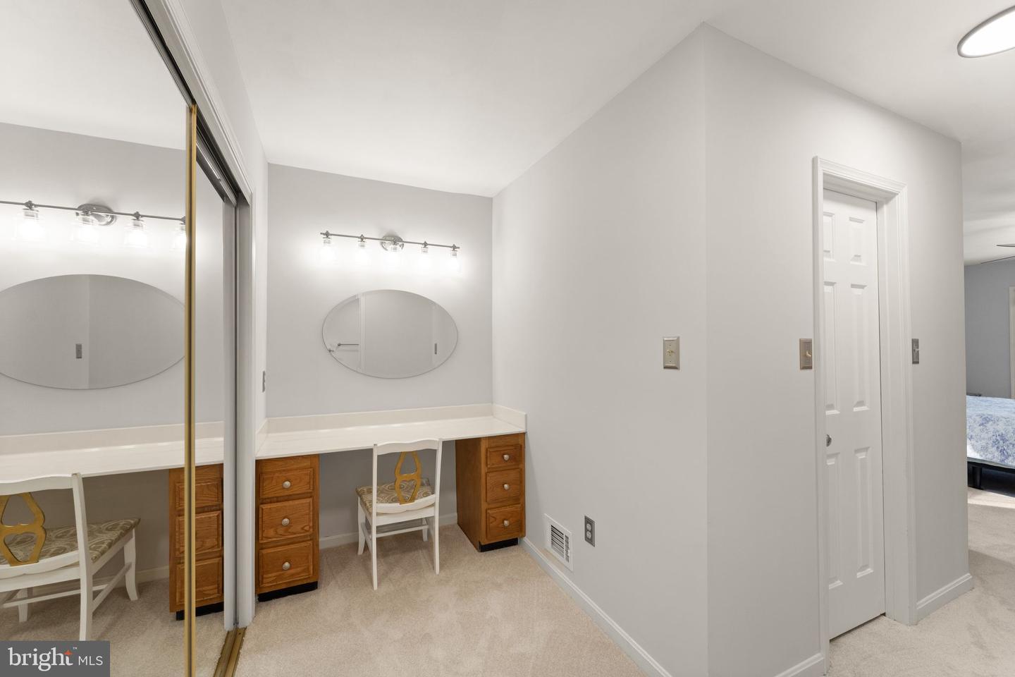 20 N LOWERY CT, STERLING, Virginia 20165, 5 Bedrooms Bedrooms, ,3 BathroomsBathrooms,Residential,For sale,20 N LOWERY CT,VALO2113376 MLS # VALO2113376