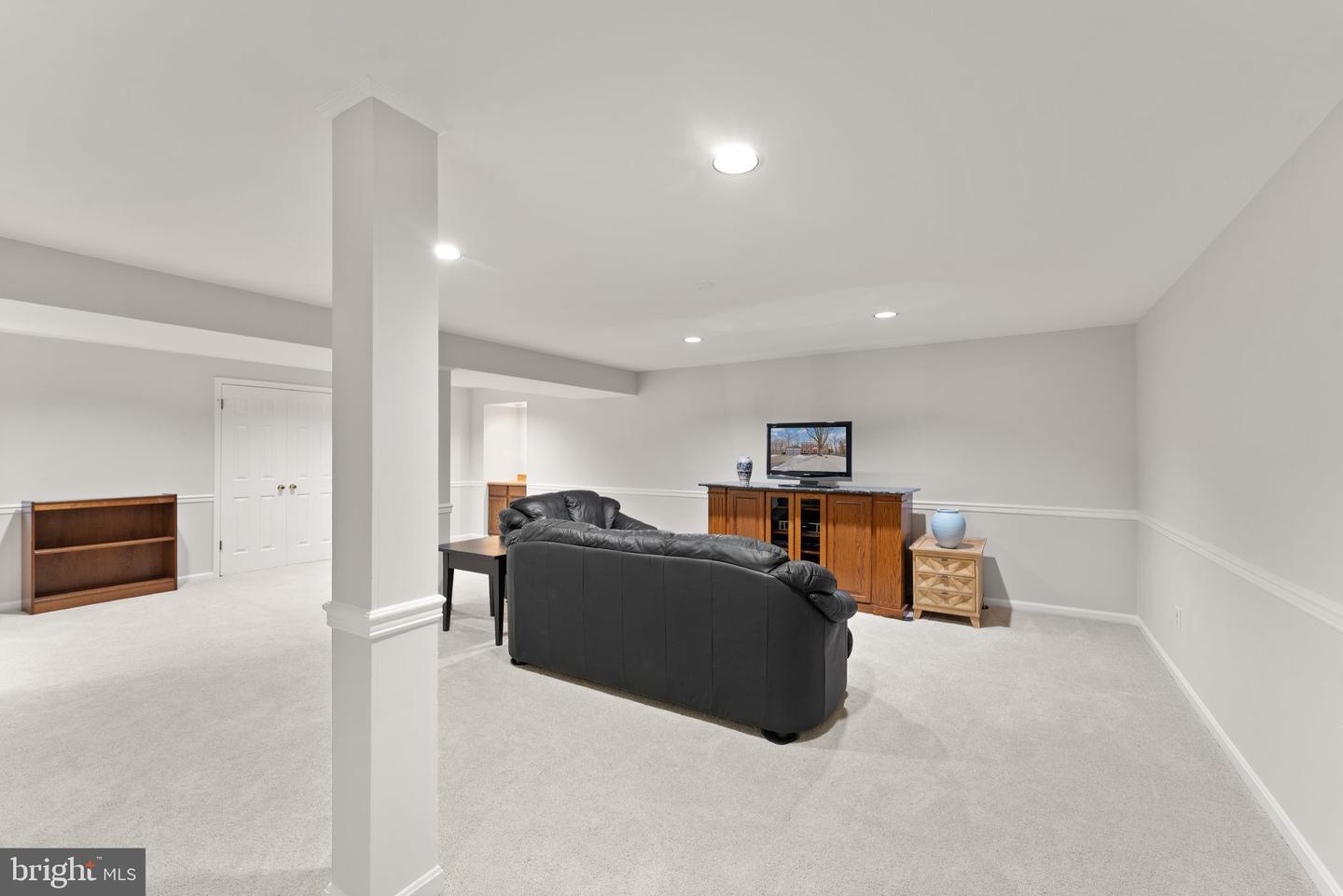 20 N LOWERY CT, STERLING, Virginia 20165, 5 Bedrooms Bedrooms, ,3 BathroomsBathrooms,Residential,For sale,20 N LOWERY CT,VALO2113376 MLS # VALO2113376