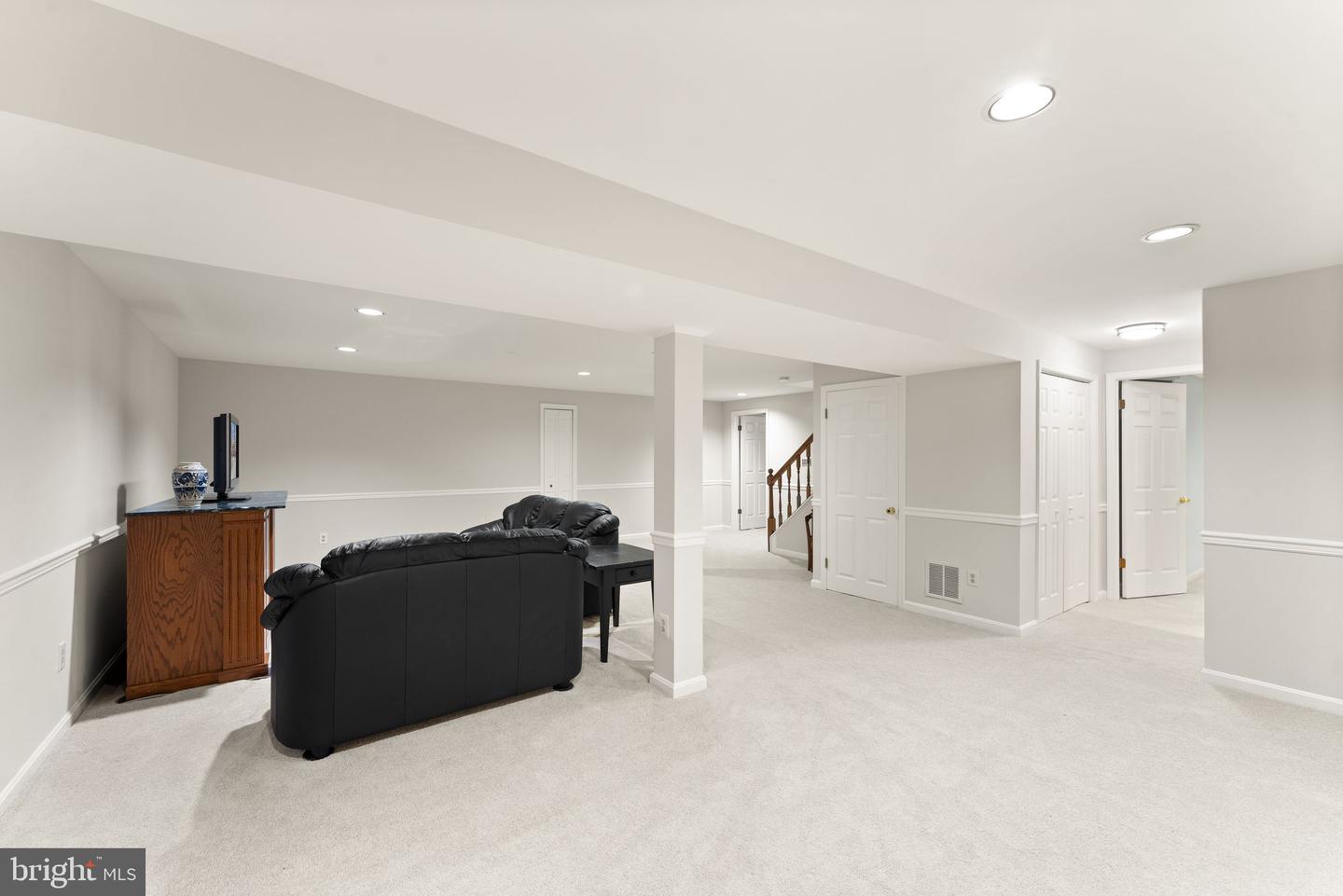 20 N LOWERY CT, STERLING, Virginia 20165, 5 Bedrooms Bedrooms, ,3 BathroomsBathrooms,Residential,For sale,20 N LOWERY CT,VALO2113376 MLS # VALO2113376