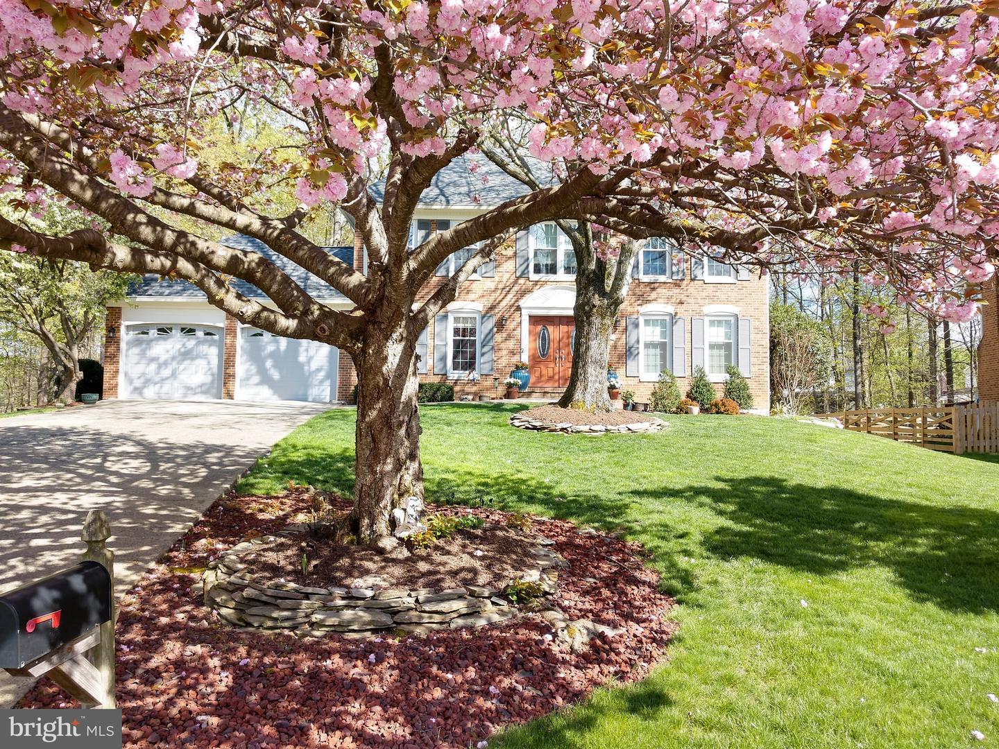 20 N LOWERY CT, STERLING, Virginia 20165, 5 Bedrooms Bedrooms, ,3 BathroomsBathrooms,Residential,For sale,20 N LOWERY CT,VALO2113376 MLS # VALO2113376