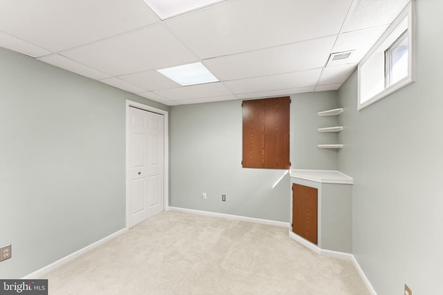 20 N LOWERY CT, STERLING, Virginia 20165, 5 Bedrooms Bedrooms, ,3 BathroomsBathrooms,Residential,For sale,20 N LOWERY CT,VALO2113376 MLS # VALO2113376