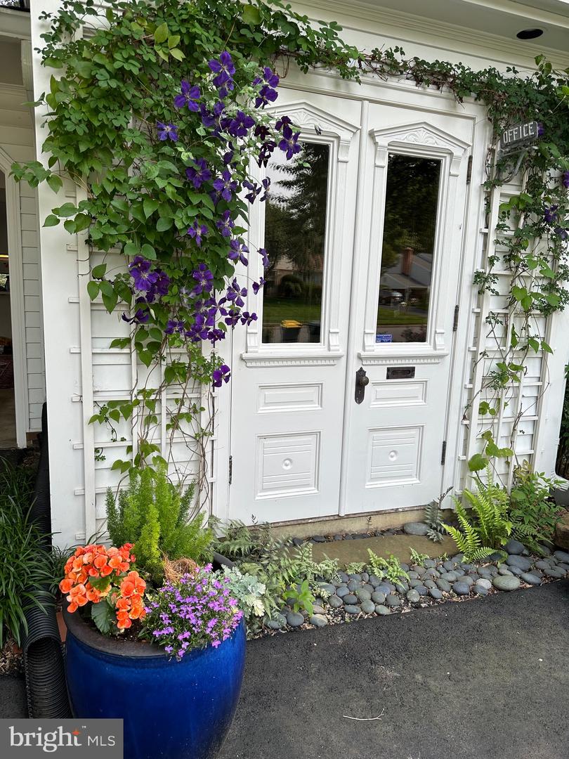 8527 PAPPAS WAY, ANNANDALE, Virginia 22003, 4 Bedrooms Bedrooms, ,3 BathroomsBathrooms,Residential,For sale,8527 PAPPAS WAY,VAFX2284576 MLS # VAFX2284576 8527 PAPPAS WAY, ANNANDALE, Virginia 22003, 4 Bedrooms Bedrooms, ,3 BathroomsBathrooms,Residential,For sale,8527 PAPPAS WAY,VAFX2284576 MLS # VAFX2284576