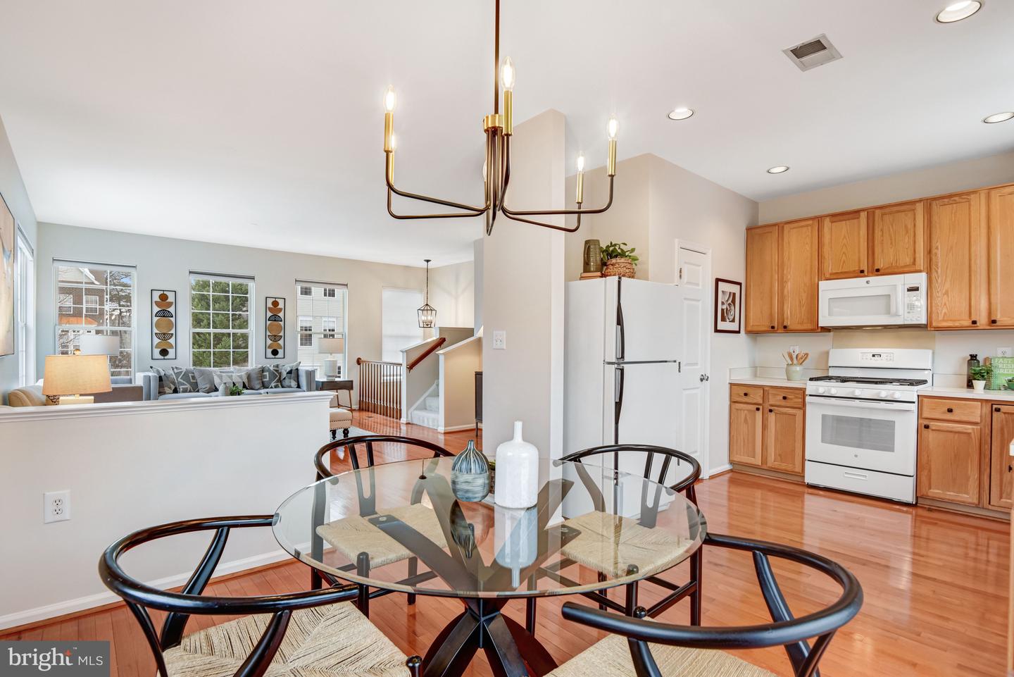 6240 FROSTY WINTER CT, CENTREVILLE, Virginia 20120, 3 Bedrooms Bedrooms, ,2 BathroomsBathrooms,Residential,For sale,6240 FROSTY WINTER CT,VAFX2284628 MLS # VAFX2284628