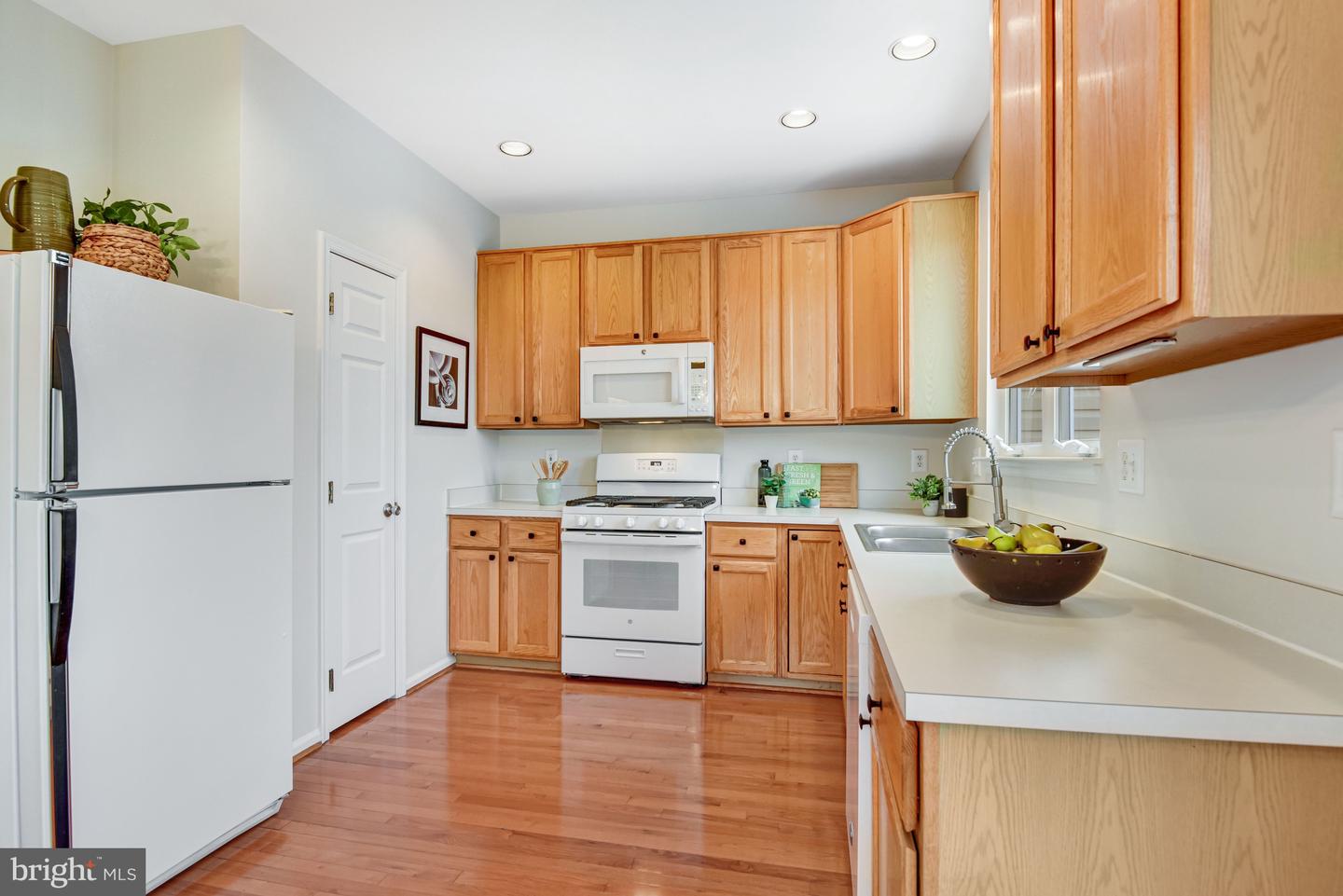 6240 FROSTY WINTER CT, CENTREVILLE, Virginia 20120, 3 Bedrooms Bedrooms, ,2 BathroomsBathrooms,Residential,For sale,6240 FROSTY WINTER CT,VAFX2284628 MLS # VAFX2284628