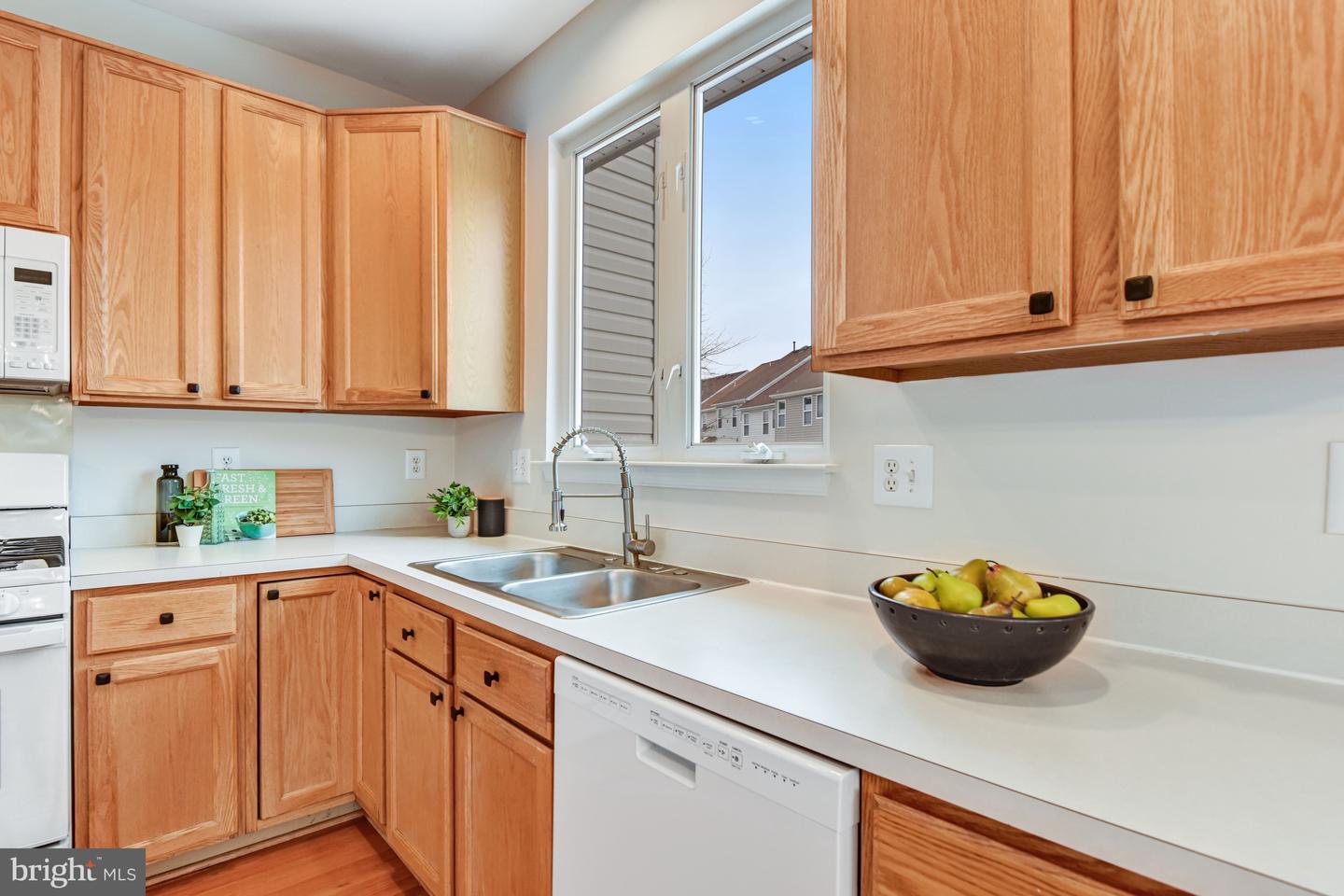 6240 FROSTY WINTER CT, CENTREVILLE, Virginia 20120, 3 Bedrooms Bedrooms, ,2 BathroomsBathrooms,Residential,For sale,6240 FROSTY WINTER CT,VAFX2284628 MLS # VAFX2284628