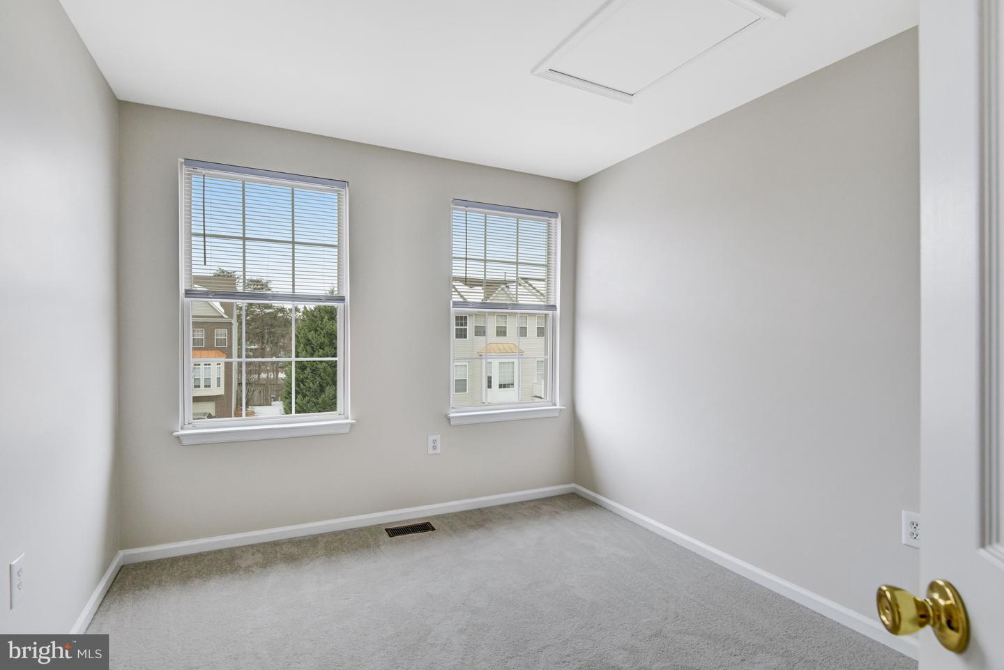 6240 FROSTY WINTER CT, CENTREVILLE, Virginia 20120, 3 Bedrooms Bedrooms, ,2 BathroomsBathrooms,Residential,For sale,6240 FROSTY WINTER CT,VAFX2284628 MLS # VAFX2284628