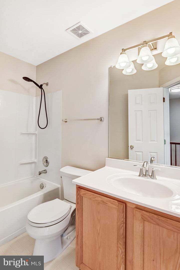 6240 FROSTY WINTER CT, CENTREVILLE, Virginia 20120, 3 Bedrooms Bedrooms, ,2 BathroomsBathrooms,Residential,For sale,6240 FROSTY WINTER CT,VAFX2284628 MLS # VAFX2284628