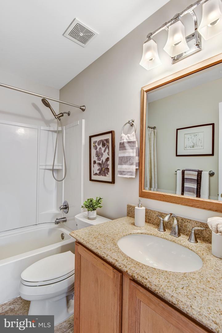 6240 FROSTY WINTER CT, CENTREVILLE, Virginia 20120, 3 Bedrooms Bedrooms, ,2 BathroomsBathrooms,Residential,For sale,6240 FROSTY WINTER CT,VAFX2284628 MLS # VAFX2284628