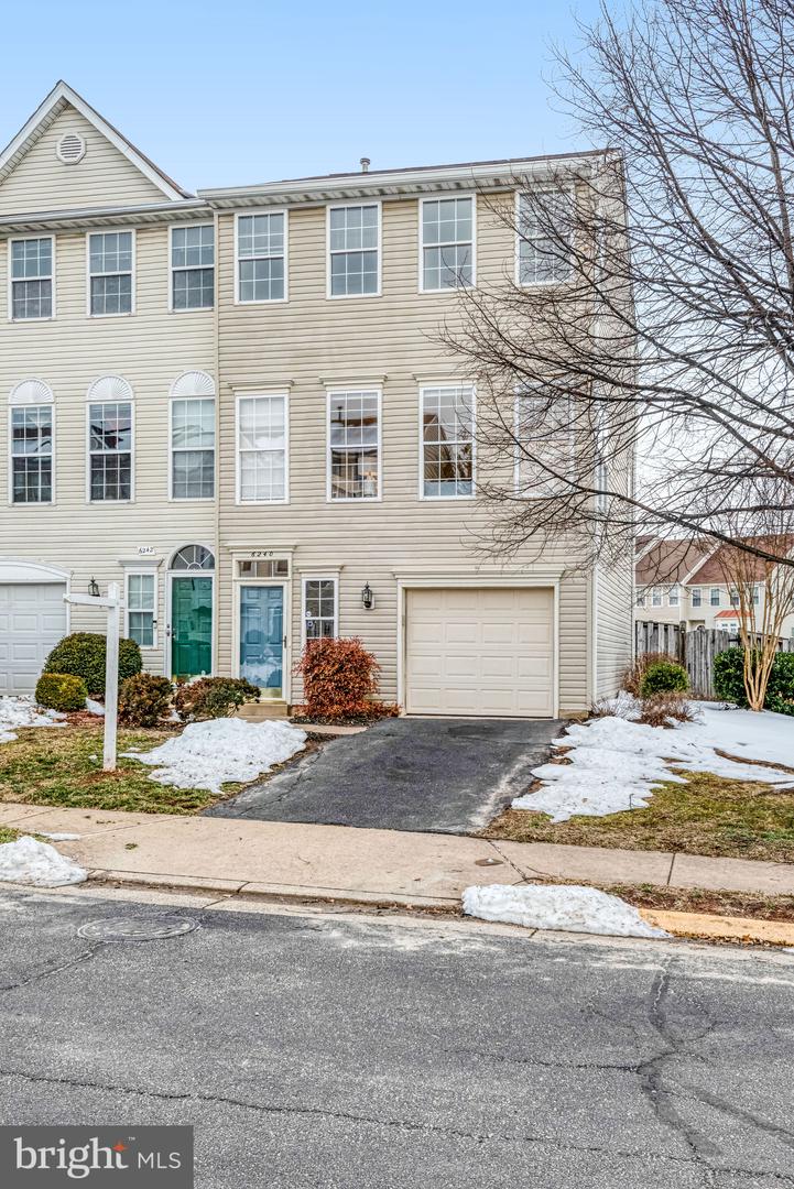6240 FROSTY WINTER CT, CENTREVILLE, Virginia 20120, 3 Bedrooms Bedrooms, ,2 BathroomsBathrooms,Residential,For sale,6240 FROSTY WINTER CT,VAFX2284628 MLS # VAFX2284628