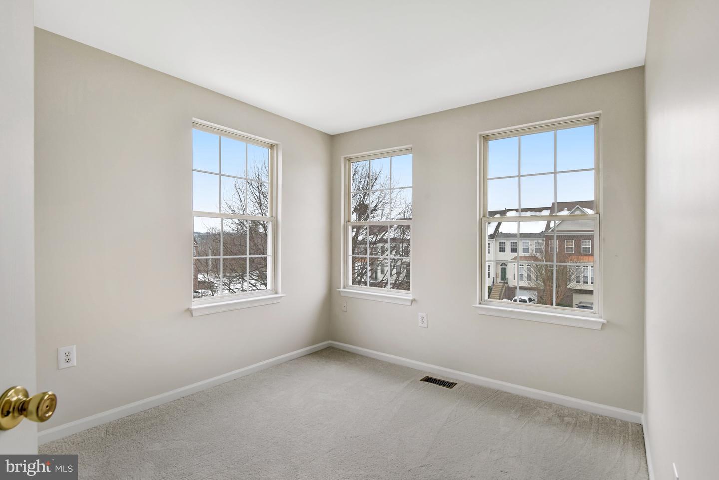 6240 FROSTY WINTER CT, CENTREVILLE, Virginia 20120, 3 Bedrooms Bedrooms, ,2 BathroomsBathrooms,Residential,For sale,6240 FROSTY WINTER CT,VAFX2284628 MLS # VAFX2284628