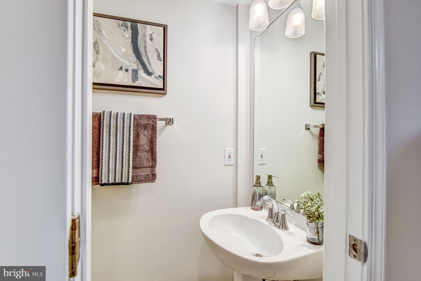 6240 FROSTY WINTER CT, CENTREVILLE, Virginia 20120, 3 Bedrooms Bedrooms, ,2 BathroomsBathrooms,Residential,For sale,6240 FROSTY WINTER CT,VAFX2284628 MLS # VAFX2284628