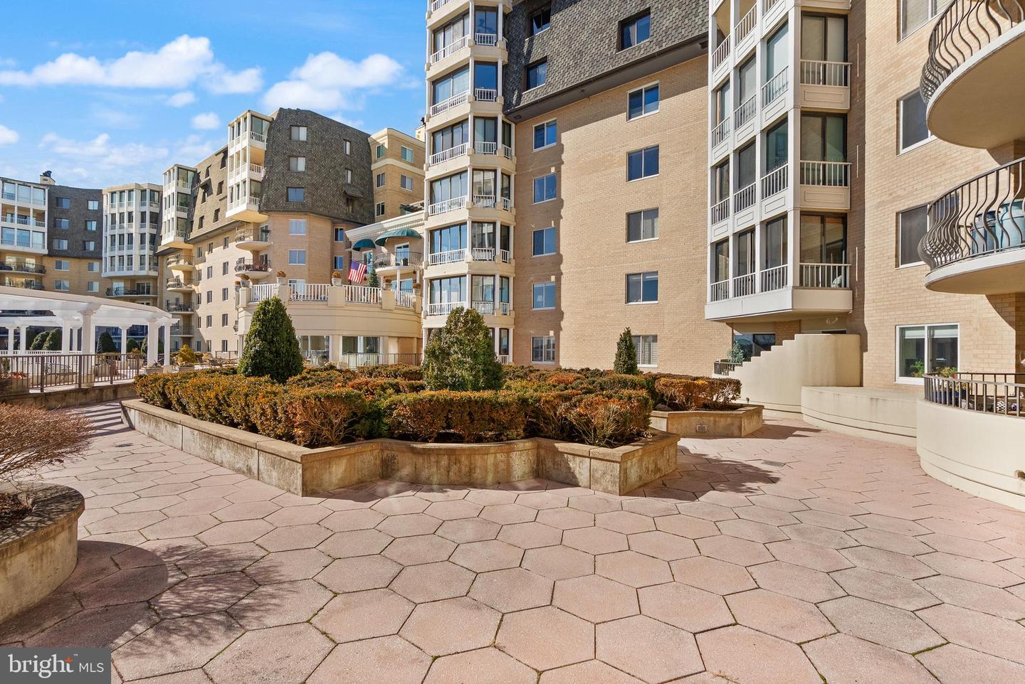 1250 S WASHINGTON ST #215, ALEXANDRIA, Virginia 22314, 1 Bedroom Bedrooms, ,1 BathroomBathrooms,Residential,For sale,1250 S WASHINGTON ST #215,VAAX2053186 MLS # VAAX2053186