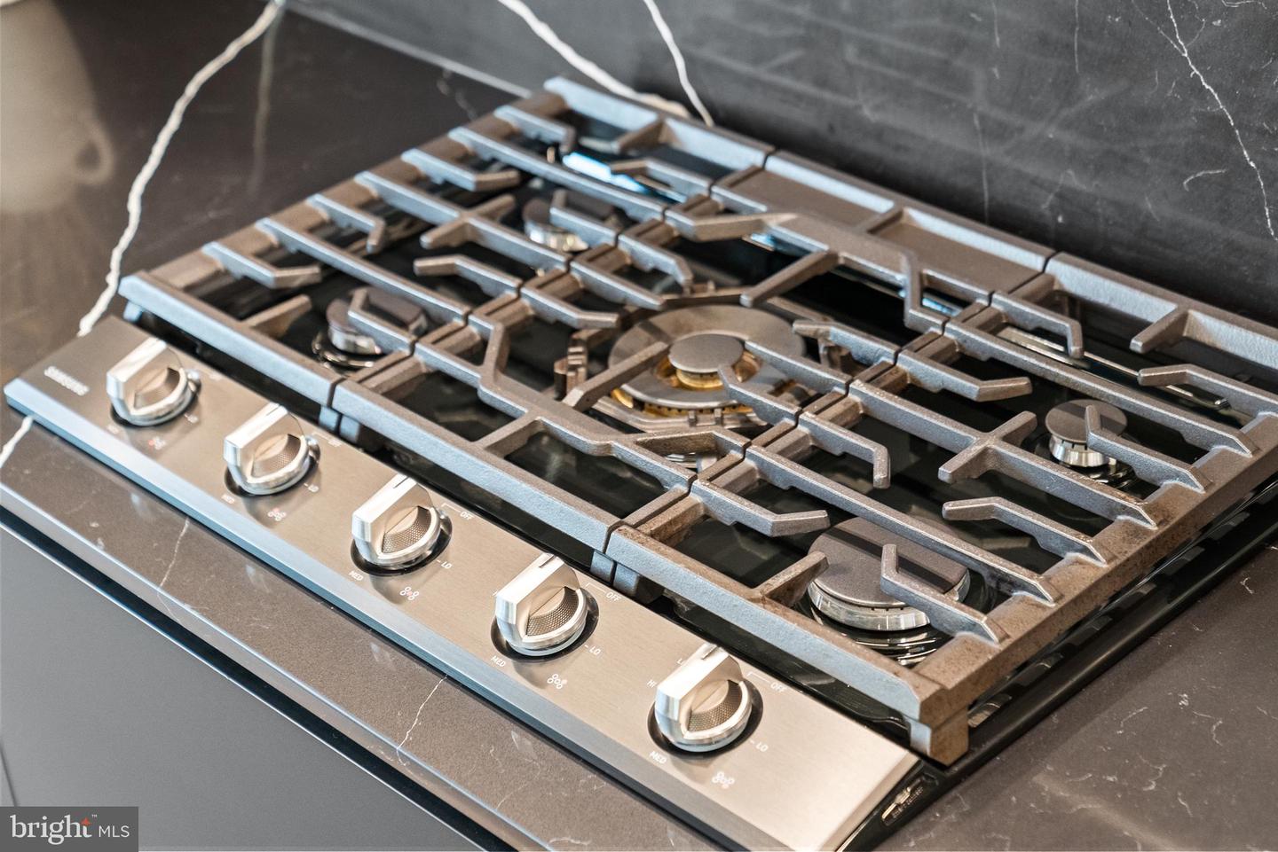 3219 WISCONSIN AVE NW #101, WASHINGTON, District Of Columbia 20016, 2 Bedrooms Bedrooms, 5 Rooms Rooms,2 BathroomsBathrooms,Residential,For sale,3219 WISCONSIN AVE NW #101,DCDC2241742 MLS # DCDC2241742