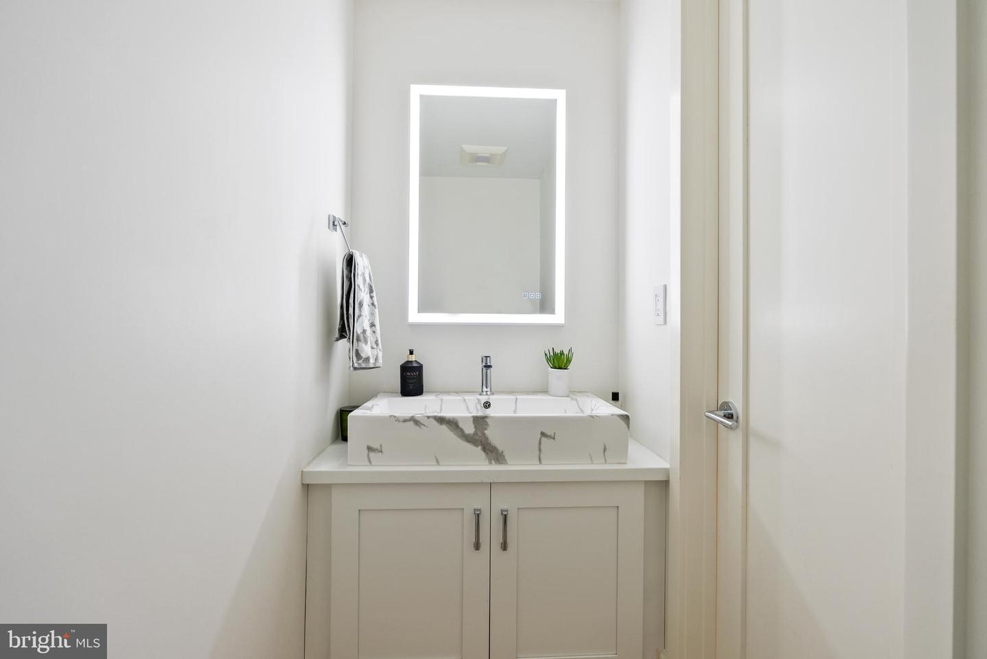 3219 WISCONSIN AVE NW #101, WASHINGTON, District Of Columbia 20016, 2 Bedrooms Bedrooms, 5 Rooms Rooms,2 BathroomsBathrooms,Residential,For sale,3219 WISCONSIN AVE NW #101,DCDC2241742 MLS # DCDC2241742