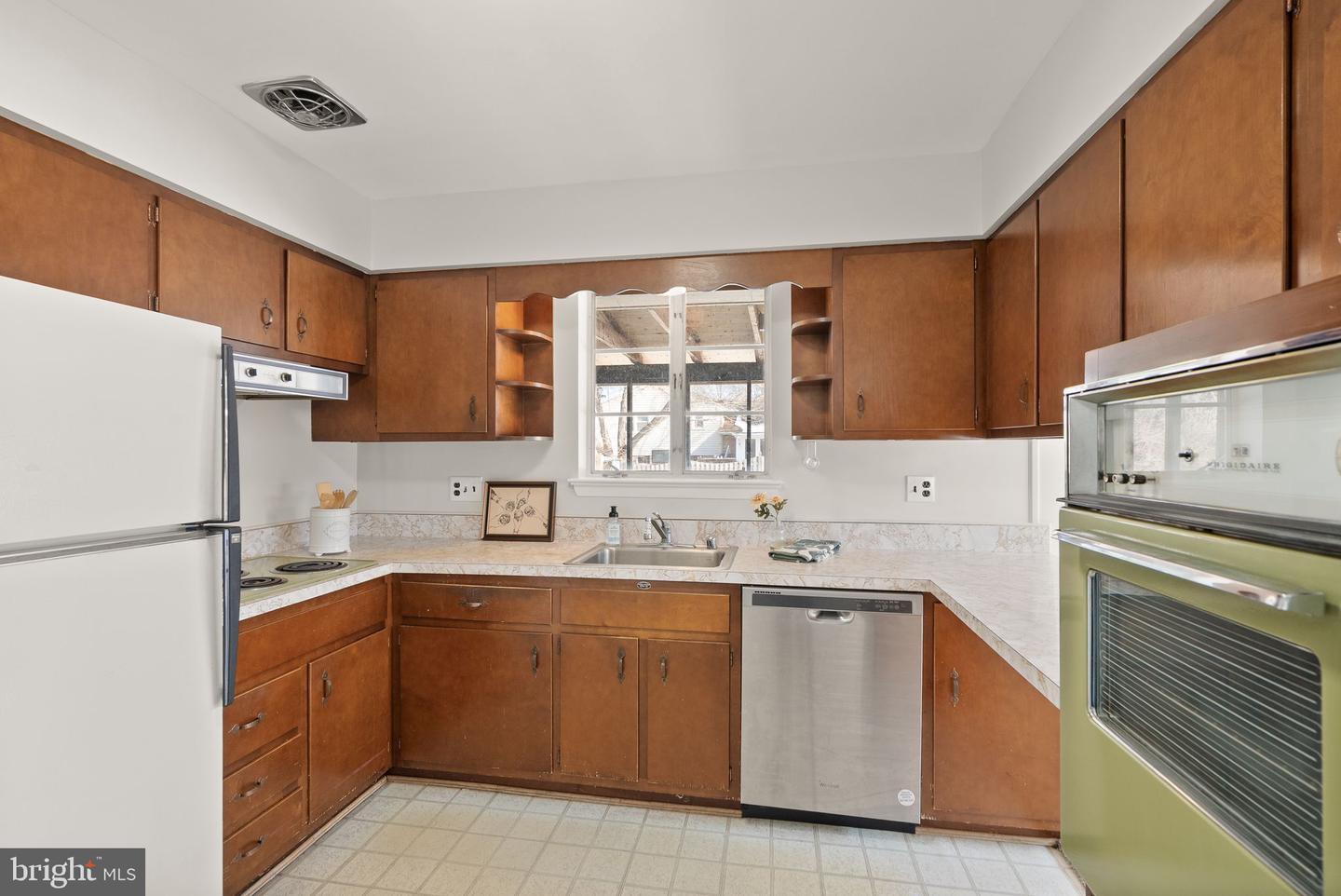 14724 BRADDOCK RD, CENTREVILLE, Virginia 20120, 4 Bedrooms Bedrooms, ,2 BathroomsBathrooms,Residential,For sale,14724 BRADDOCK RD,VAFX2286602 MLS # VAFX2286602