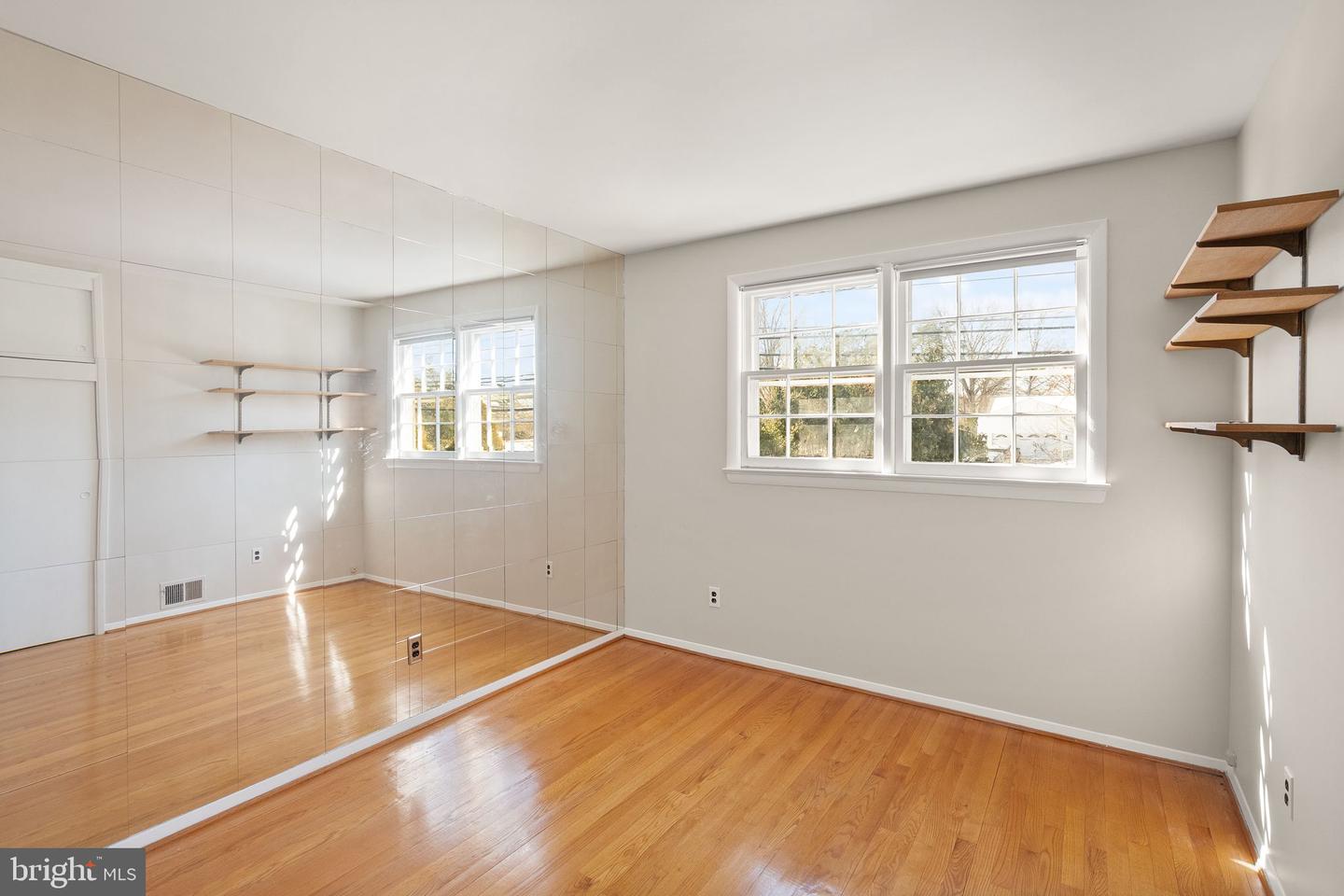 14724 BRADDOCK RD, CENTREVILLE, Virginia 20120, 4 Bedrooms Bedrooms, ,2 BathroomsBathrooms,Residential,For sale,14724 BRADDOCK RD,VAFX2286602 MLS # VAFX2286602