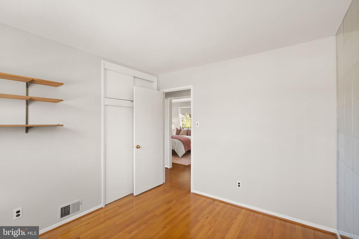 14724 BRADDOCK RD, CENTREVILLE, Virginia 20120, 4 Bedrooms Bedrooms, ,2 BathroomsBathrooms,Residential,For sale,14724 BRADDOCK RD,VAFX2286602 MLS # VAFX2286602