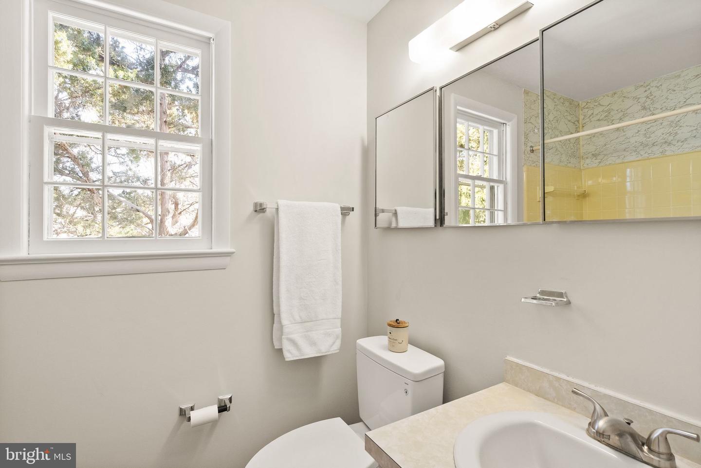 14724 BRADDOCK RD, CENTREVILLE, Virginia 20120, 4 Bedrooms Bedrooms, ,2 BathroomsBathrooms,Residential,For sale,14724 BRADDOCK RD,VAFX2286602 MLS # VAFX2286602