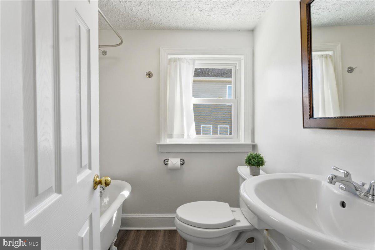 2231 N CULPEPER ST N, ARLINGTON, Virginia 22207, 3 Bedrooms Bedrooms, ,2 BathroomsBathrooms,Residential,For sale,2231 N CULPEPER ST N,VAAR2067926 MLS # VAAR2067926