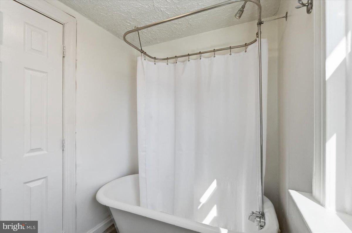 2231 N CULPEPER ST N, ARLINGTON, Virginia 22207, 3 Bedrooms Bedrooms, ,2 BathroomsBathrooms,Residential,For sale,2231 N CULPEPER ST N,VAAR2067926 MLS # VAAR2067926