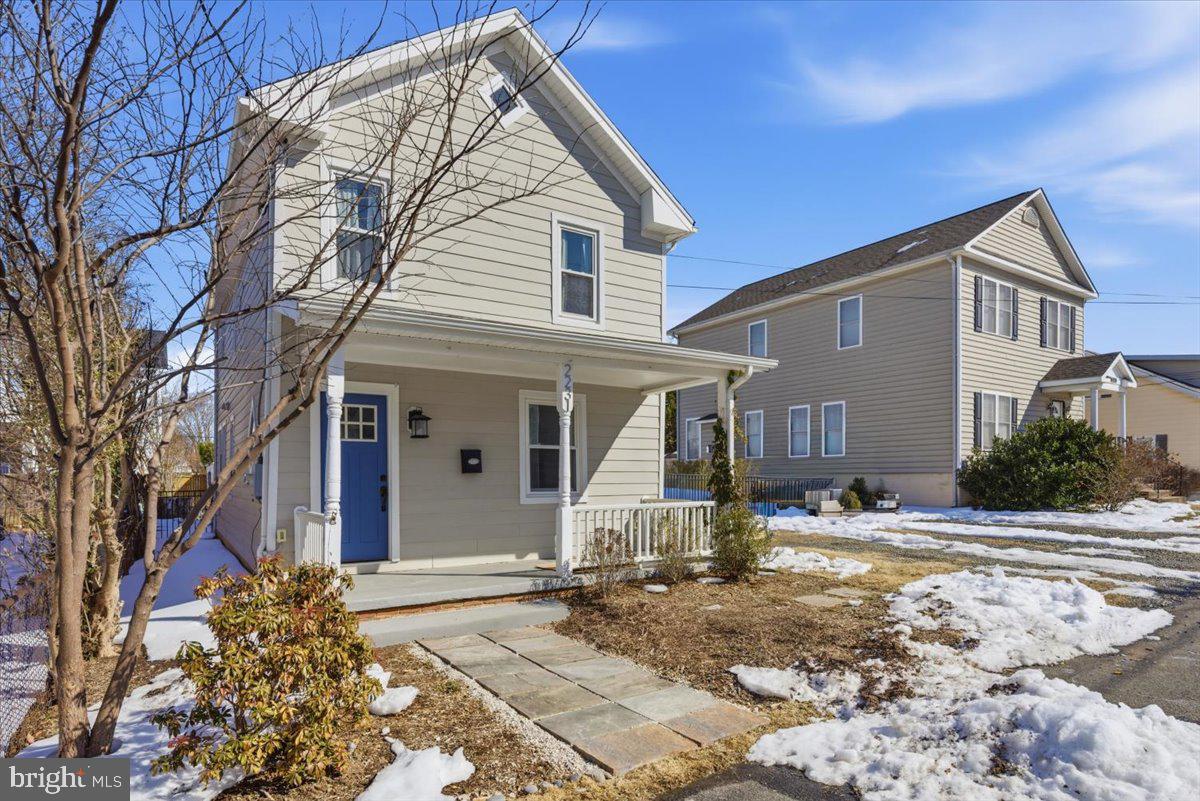 2231 N CULPEPER ST N, ARLINGTON, Virginia 22207, 3 Bedrooms Bedrooms, ,2 BathroomsBathrooms,Residential,For sale,2231 N CULPEPER ST N,VAAR2067926 MLS # VAAR2067926