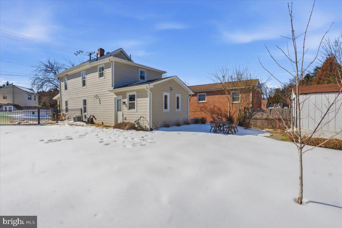 2231 N CULPEPER ST N, ARLINGTON, Virginia 22207, 3 Bedrooms Bedrooms, ,2 BathroomsBathrooms,Residential,For sale,2231 N CULPEPER ST N,VAAR2067926 MLS # VAAR2067926