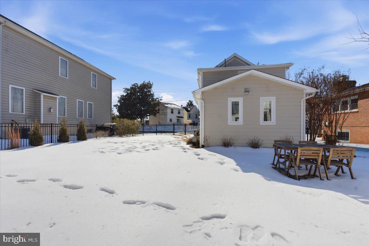 2231 N CULPEPER ST N, ARLINGTON, Virginia 22207, 3 Bedrooms Bedrooms, ,2 BathroomsBathrooms,Residential,For sale,2231 N CULPEPER ST N,VAAR2067926 MLS # VAAR2067926