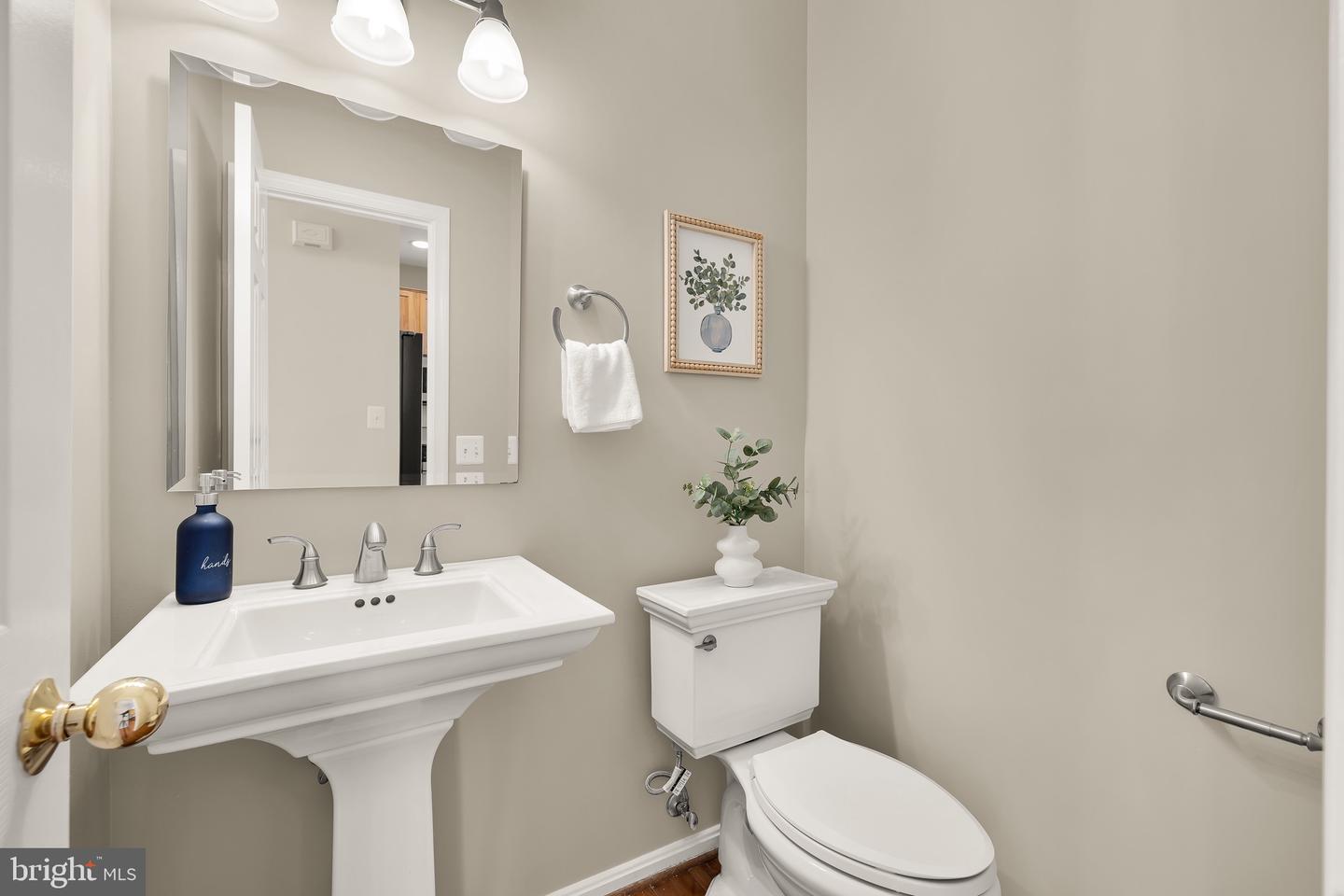 168 MARTIN LN, ALEXANDRIA, Virginia 22304, 3 Bedrooms Bedrooms, ,2 BathroomsBathrooms,Residential,For sale,168 MARTIN LN,VAAX2053338 MLS # VAAX2053338