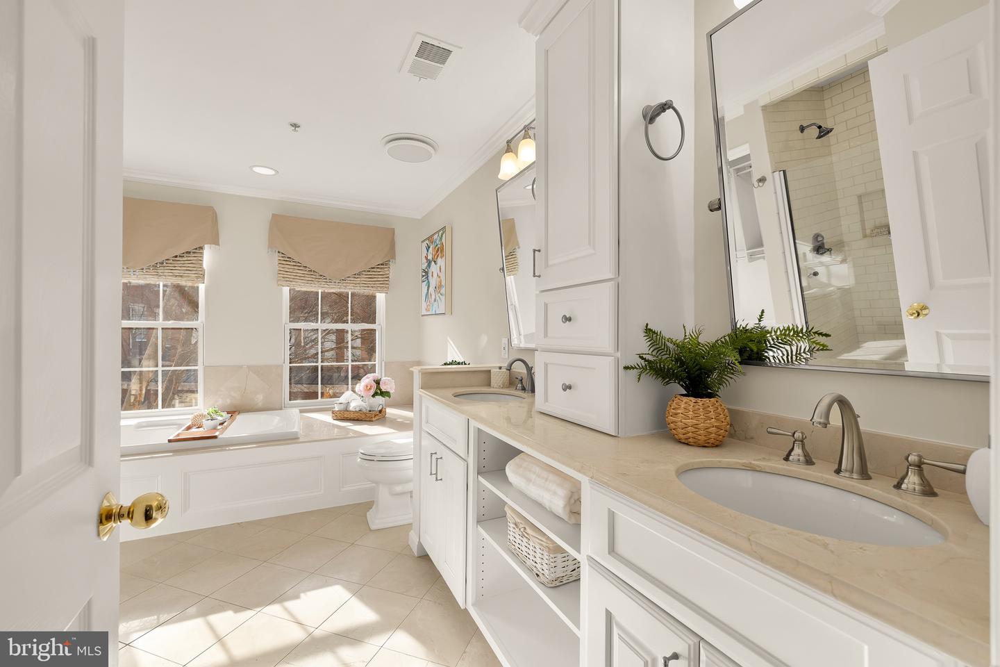 168 MARTIN LN, ALEXANDRIA, Virginia 22304, 3 Bedrooms Bedrooms, ,2 BathroomsBathrooms,Residential,For sale,168 MARTIN LN,VAAX2053338 MLS # VAAX2053338