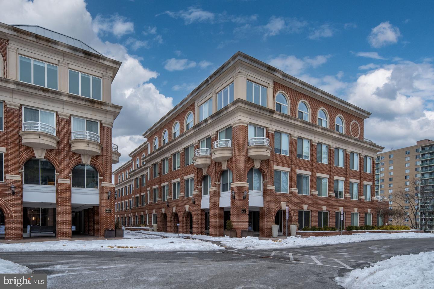 625 SLATERS LANE #404, ALEXANDRIA, Virginia 22314, 1 Bedroom Bedrooms, ,1 BathroomBathrooms,Residential,For sale,625 SLATERS LANE #404,VAAX2053360 MLS # VAAX2053360