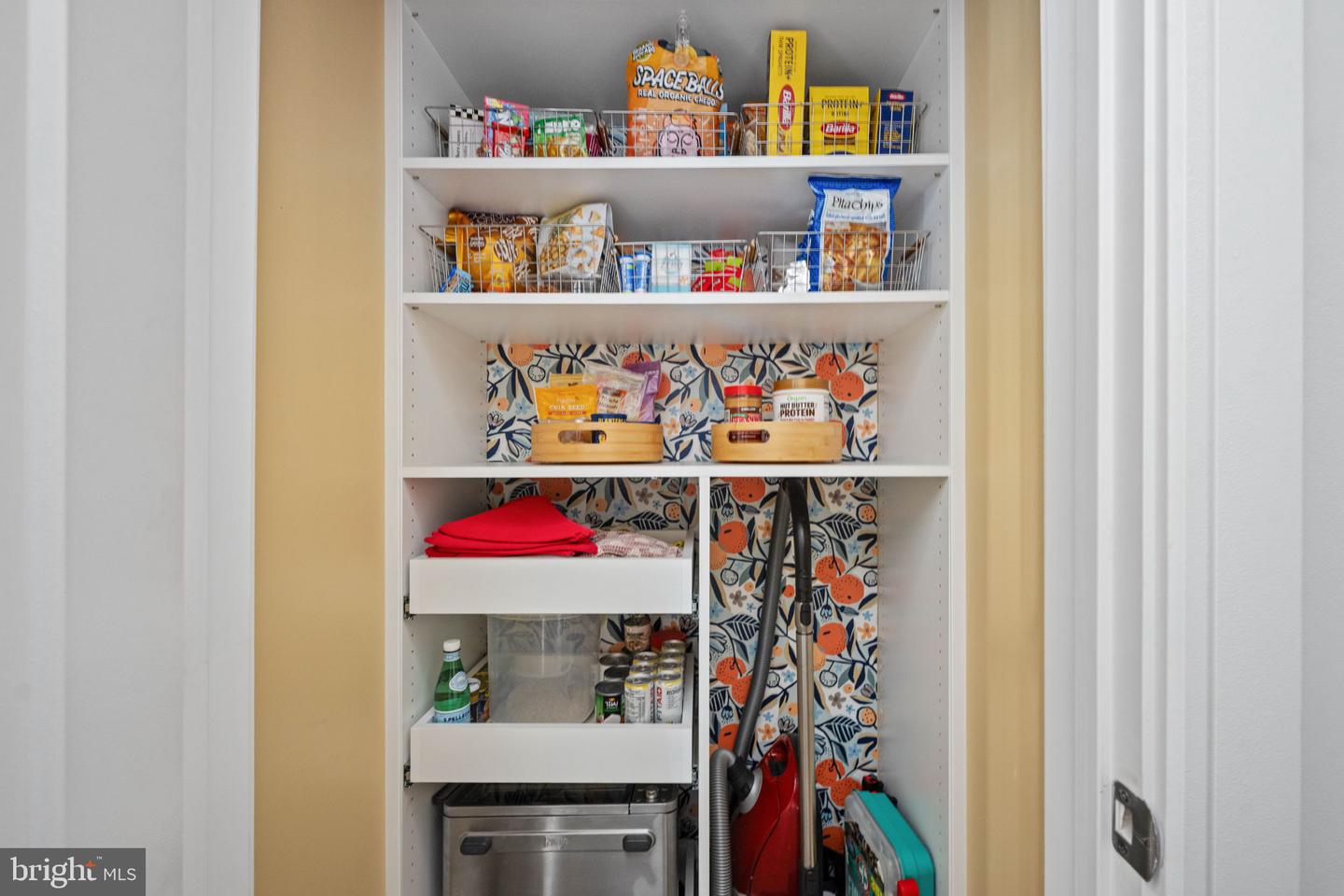 625 SLATERS LANE #404, ALEXANDRIA, Virginia 22314, 1 Bedroom Bedrooms, ,1 BathroomBathrooms,Residential,For sale,625 SLATERS LANE #404,VAAX2053360 MLS # VAAX2053360