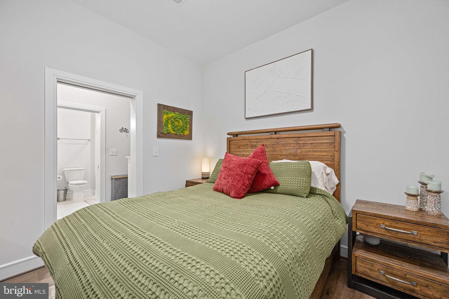 625 SLATERS LANE #404, ALEXANDRIA, Virginia 22314, 1 Bedroom Bedrooms, ,1 BathroomBathrooms,Residential,For sale,625 SLATERS LANE #404,VAAX2053360 MLS # VAAX2053360