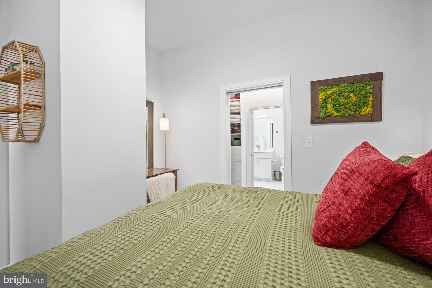 625 SLATERS LANE #404, ALEXANDRIA, Virginia 22314, 1 Bedroom Bedrooms, ,1 BathroomBathrooms,Residential,For sale,625 SLATERS LANE #404,VAAX2053360 MLS # VAAX2053360