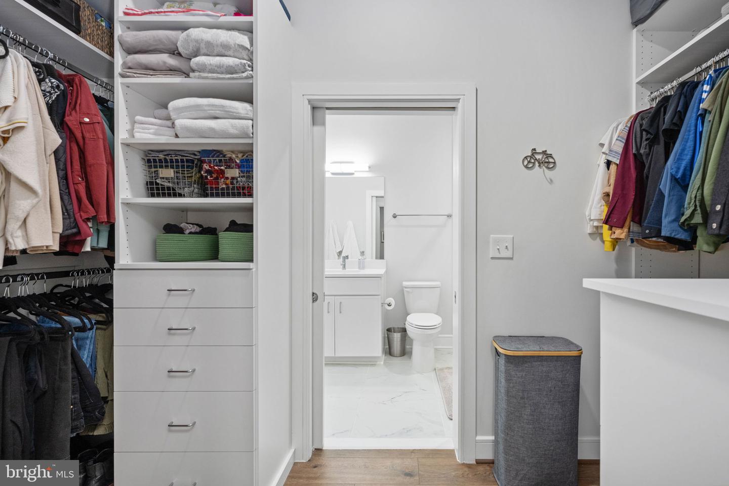 625 SLATERS LANE #404, ALEXANDRIA, Virginia 22314, 1 Bedroom Bedrooms, ,1 BathroomBathrooms,Residential,For sale,625 SLATERS LANE #404,VAAX2053360 MLS # VAAX2053360