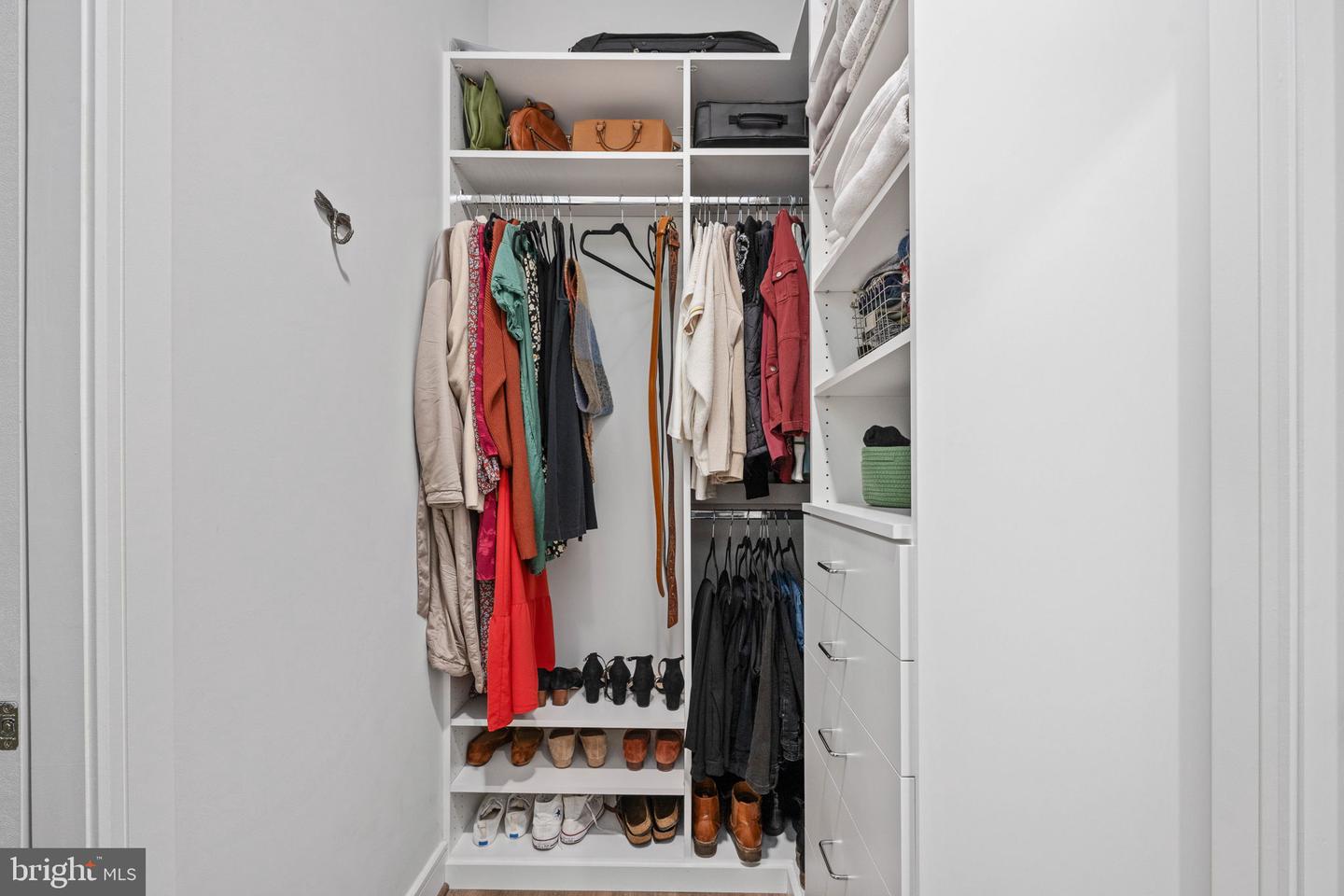 625 SLATERS LANE #404, ALEXANDRIA, Virginia 22314, 1 Bedroom Bedrooms, ,1 BathroomBathrooms,Residential,For sale,625 SLATERS LANE #404,VAAX2053360 MLS # VAAX2053360