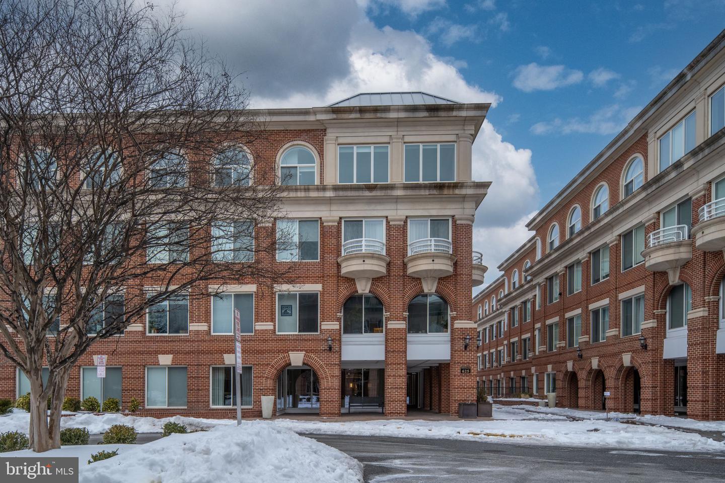625 SLATERS LANE #404, ALEXANDRIA, Virginia 22314, 1 Bedroom Bedrooms, ,1 BathroomBathrooms,Residential,For sale,625 SLATERS LANE #404,VAAX2053360 MLS # VAAX2053360