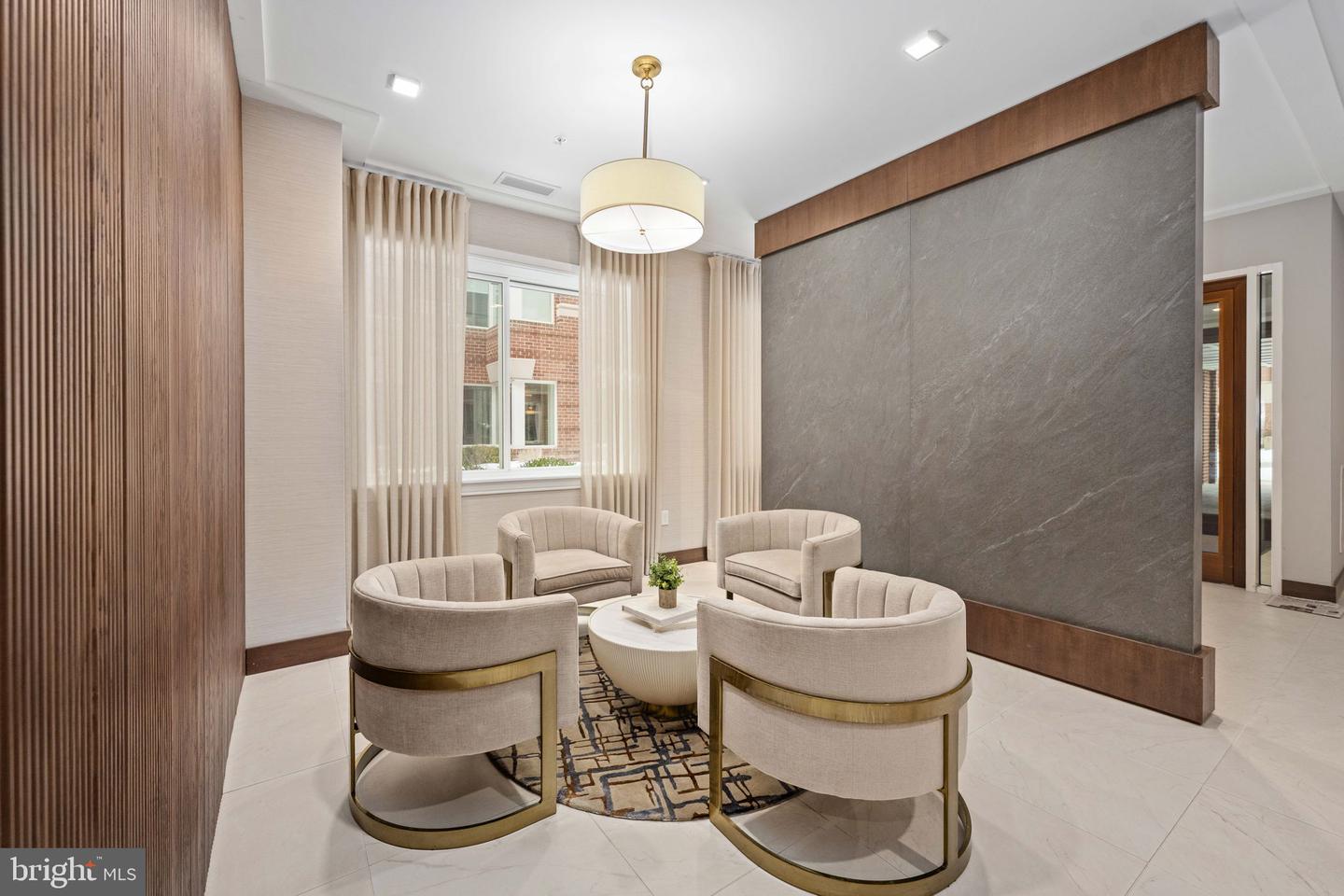 625 SLATERS LANE #404, ALEXANDRIA, Virginia 22314, 1 Bedroom Bedrooms, ,1 BathroomBathrooms,Residential,For sale,625 SLATERS LANE #404,VAAX2053360 MLS # VAAX2053360