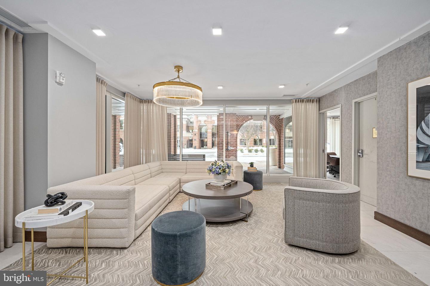 625 SLATERS LANE #404, ALEXANDRIA, Virginia 22314, 1 Bedroom Bedrooms, ,1 BathroomBathrooms,Residential,For sale,625 SLATERS LANE #404,VAAX2053360 MLS # VAAX2053360