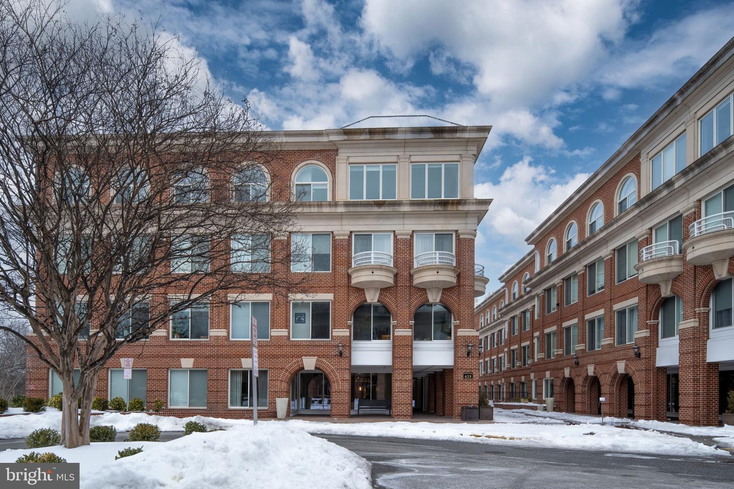 625 SLATERS LANE #404, ALEXANDRIA, Virginia 22314, 1 Bedroom Bedrooms, ,1 BathroomBathrooms,Residential,For sale,625 SLATERS LANE #404,VAAX2053360 MLS # VAAX2053360